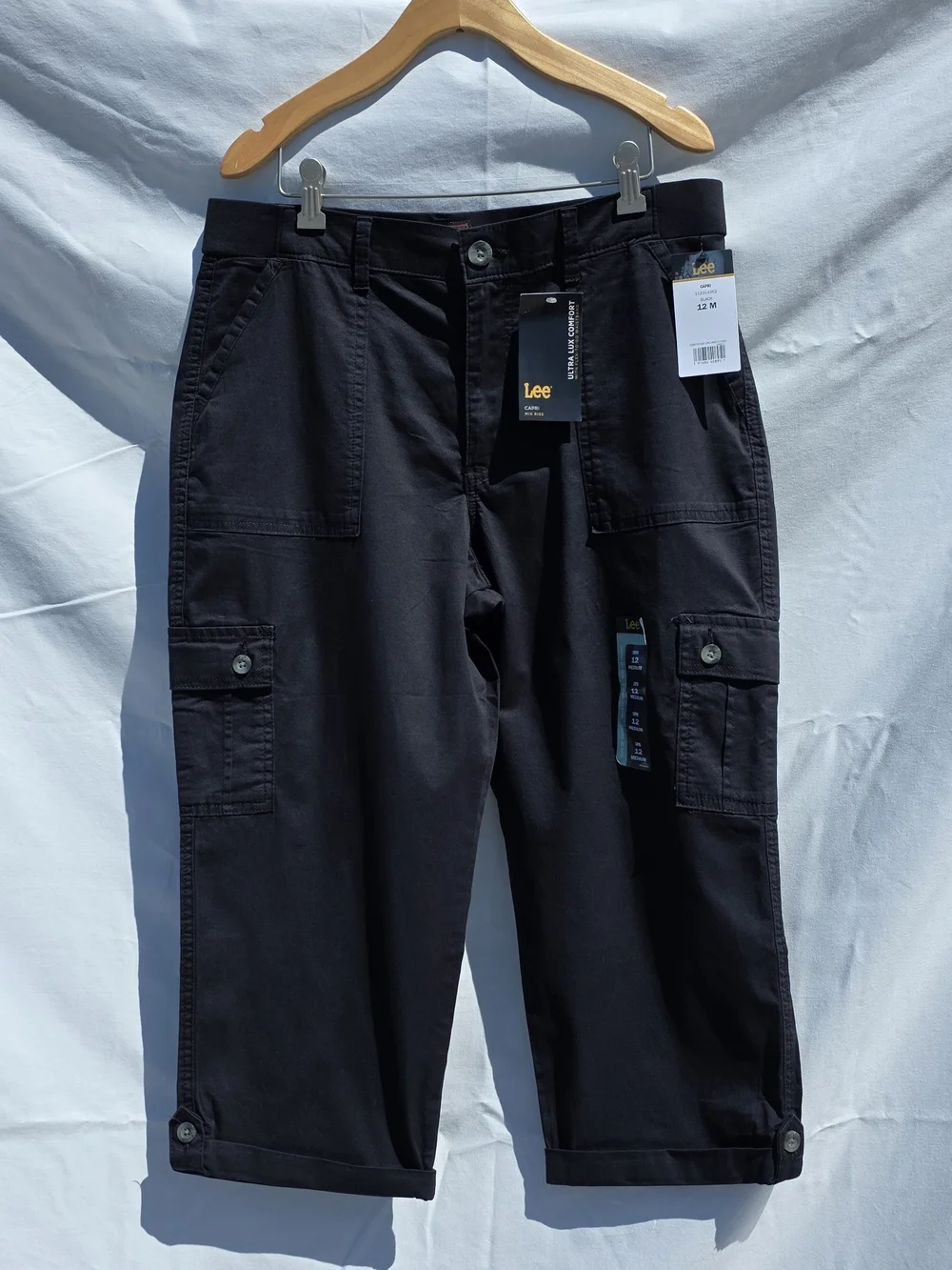 Lee Size 12 Medium Women's Black Cargo Capri Pants NWT